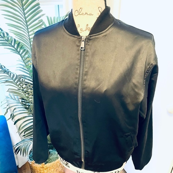 NEW Women’s Satin Black Bomber Jacket NWT - Picture 6 of 11